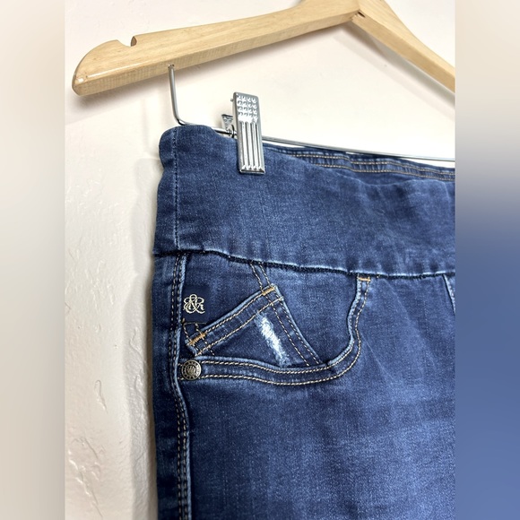 Rock & Republic | Denim RX Fever Pull on Jeans | 8 - Picture 7 of 9